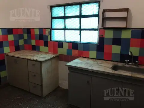 Casa en Alquiler con 2 cocheras