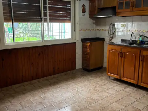 Casa en Alquiler en Lomas del Mirador, $ 900.000