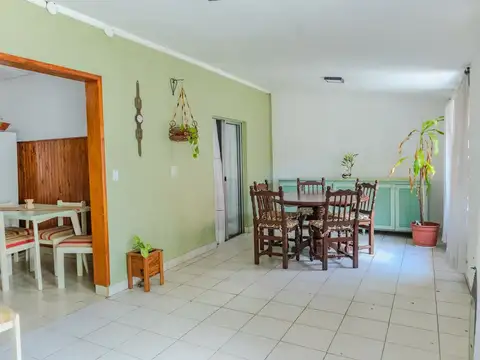 VENTA CASA QUINCHO PARRILLA MALVINAS ARGENTINAS
