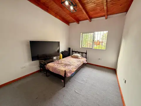 Casa 5 ambientes con 1 baño