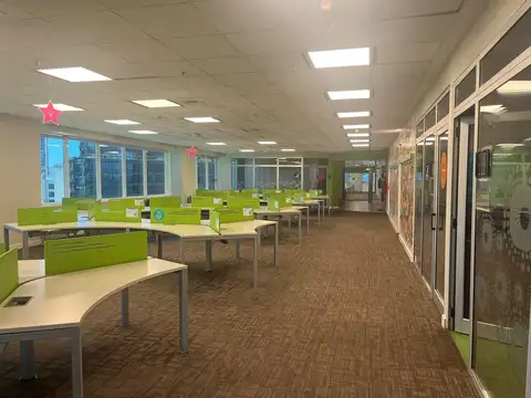 Oficina Monoambiente con 6 baños
