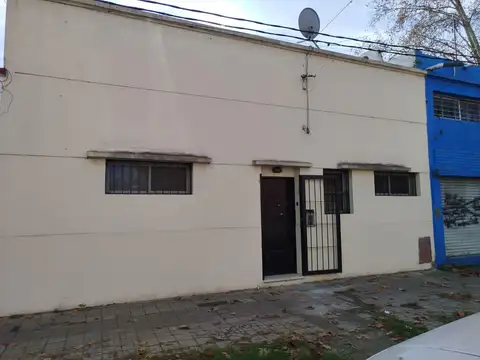 Casa en alquiler  de 5 ambientes apta  profesional.