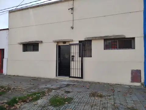Casa en Alquiler en La Plata, $ 900.000