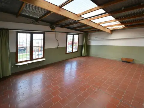 Venta casa  con local/ Zona  Comercial
