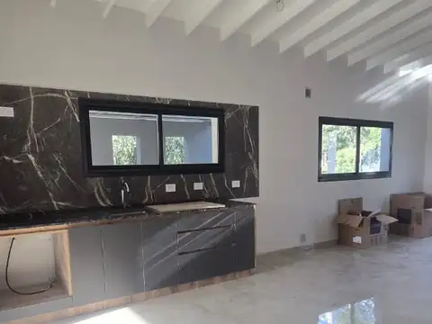 Casa en Venta con 3 cocheras