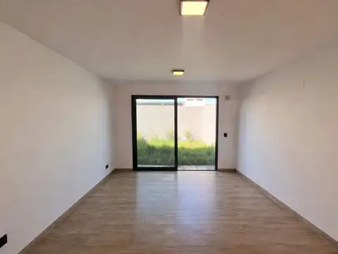 Avenida Armada Argentina 3900