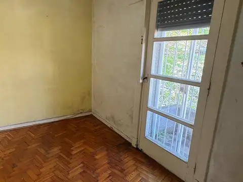 España 3100, Piso 1