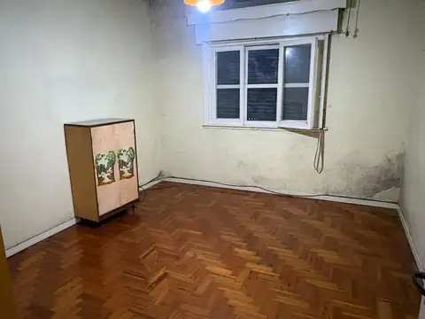 España 3100, Piso 1