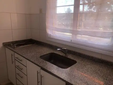 Departamento en Alquiler con 1 cochera