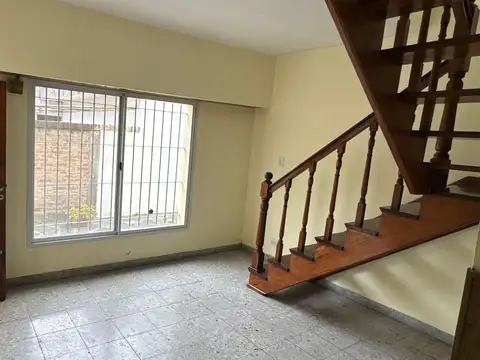 Depto Tipo Casa en Alquiler de 3 dormitorios