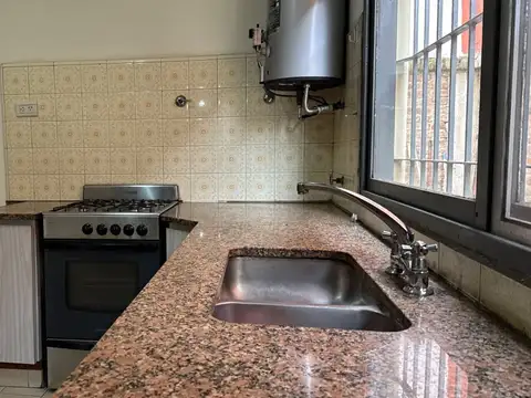 Depto Tipo Casa 4 ambientes con 2 baños