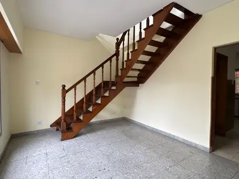 ALQUILER CASA PH 4 AMBIENTES C/COCHERA