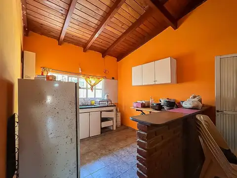 venta casa dos dormitorios y con  duplex atras