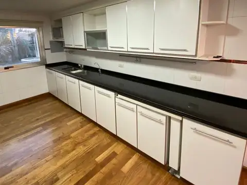 Departamento 5 ambientes con 3 baños