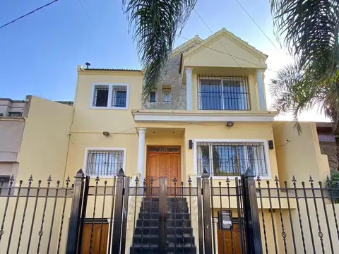 Excelente Propiedad 6 Ambientes- Castelar Norte