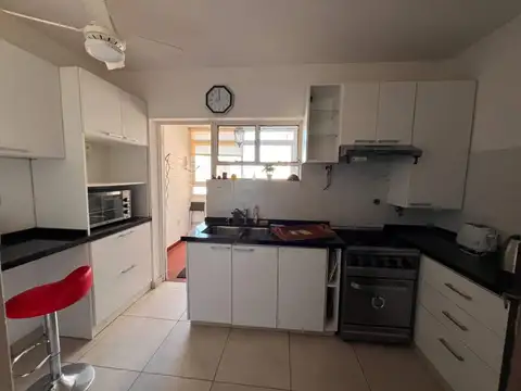 Departamento 6 ambientes con 2 baños