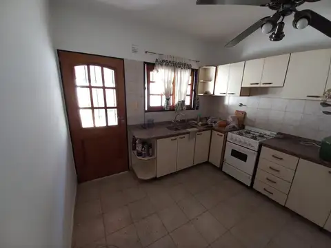 Hermoso Departamento 3 Amb., con playroom, cochera y patio