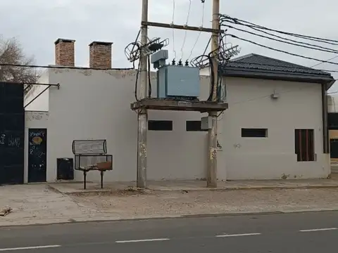 Salón 426 m2  en el centro de Cutral Co