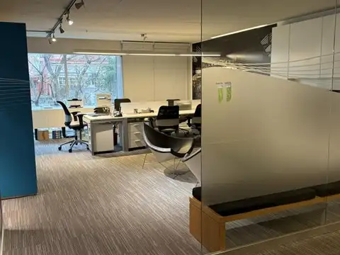 Oficina 4 ambientes con 2 baños