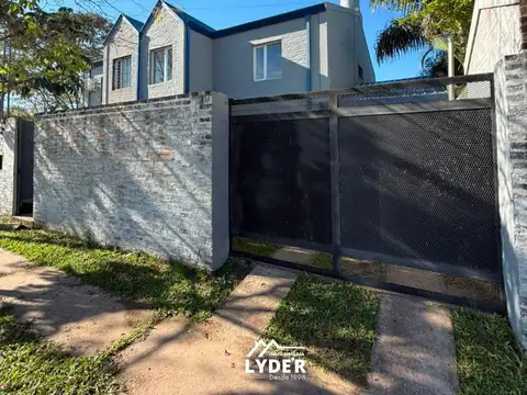 Casa en alquiler c/ cochera en Villa Aeropuerto