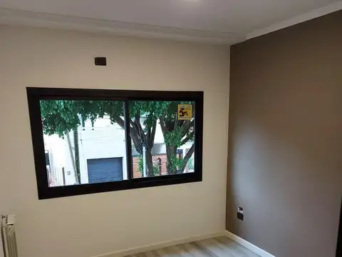 IMPECABLE TRIPLEX EN OLIVOS.