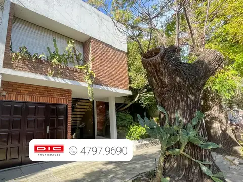 Casa 4 dormitorios Venta - Barrio Vicente López