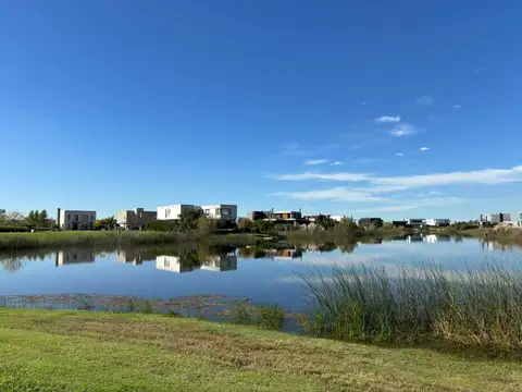 Terreno en Venta de 962,0 m2