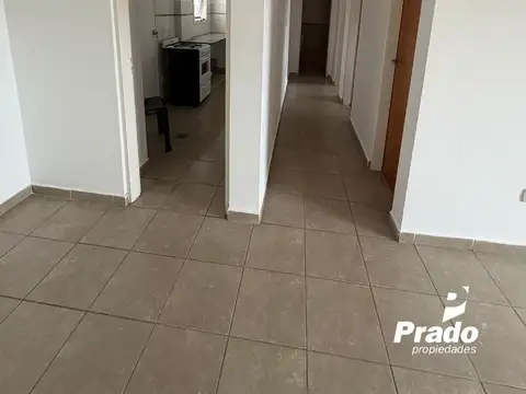 Departamento en Alquiler en Plaza Moreno, $ 900.000