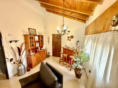 Casa 5 ambientes con 3 baños
