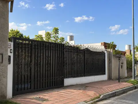 Casa amplia de 3 dormitorios con patio