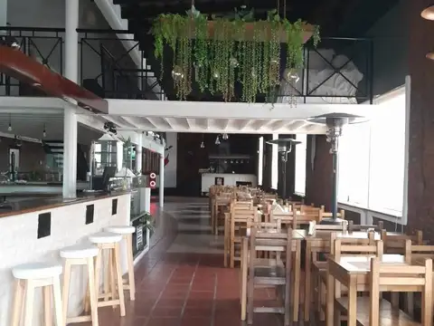 Local en Alquiler Via Pública