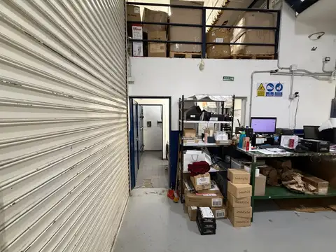 Galpon en Alquiler 17  mts Frente