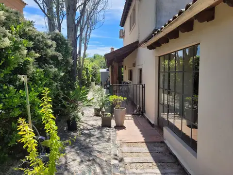 Casa en Alquiler de 4 dormitorios