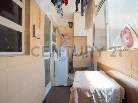 Departamento en venta 4 amb, dependencia, cochera