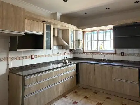 Depto Tipo Casa en Venta en Zona Guemes, USD 145.000