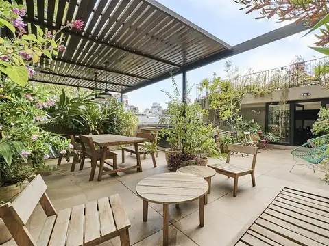 Casa 4 ambientes Reciclada Luminosa con terraza quincho parrilla y pergola en Almagro