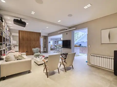 Casa 4 ambientes con 2 baños