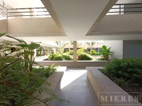 Departamento de tres ambientes en venta, en ZUG Caamaño