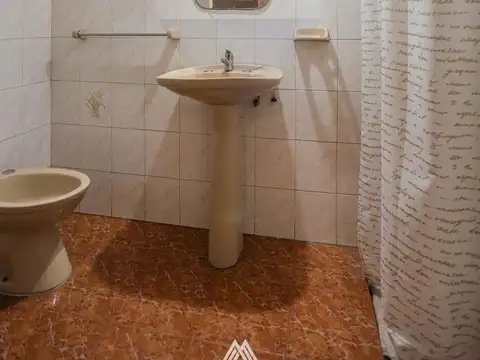SE VENDE CASA 3 DORM. MAS MONOAMB, MAS APARTAMENTO