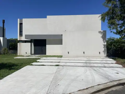 Casa en venta - Barrio San Matias - Escobar - 3 dormitorios (1 suite) - A ESTRENAR