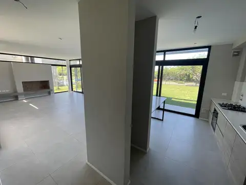 Casa en venta - Barrio San Matias - Escobar - 3 dormitorios (1 suite) - A ESTRENAR