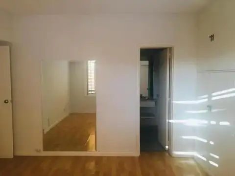 Avenida Olazábal e/ Dragones y Húsares