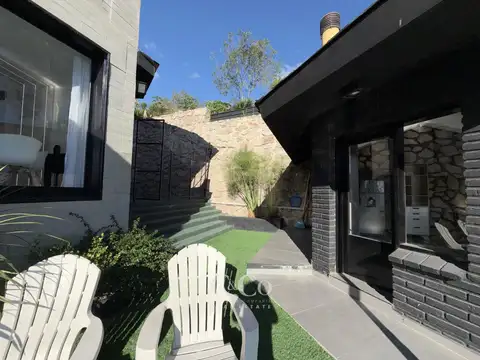 Casa 7 ambientes con 2 baños