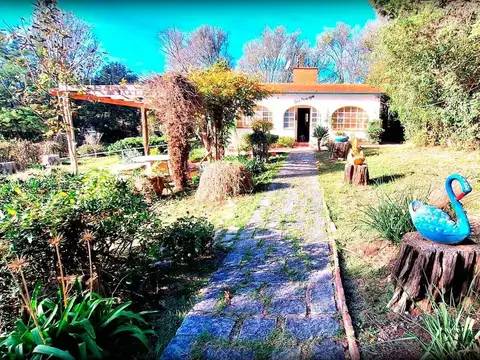 HERMOSO CHALET 3 AMPLIOS AMBIENTES Y COCHERA (O DPTO) VILLA GIARDINO CORDOBA 