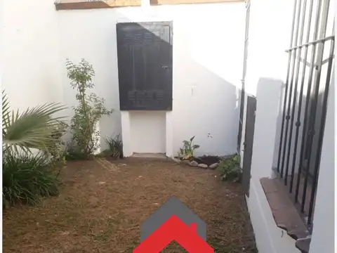 Casa en Alquiler con 1 cochera