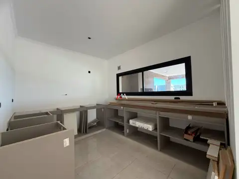 Casa 6 ambientes con 3 baños