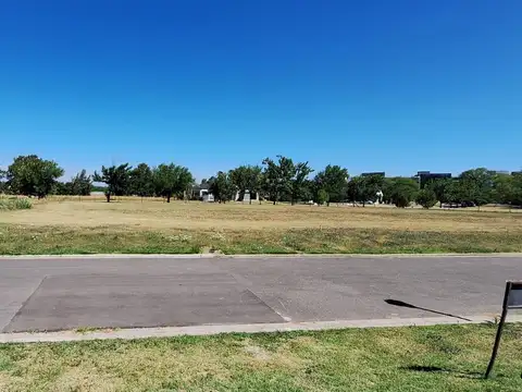 Terreno en  Pilar Golf en venta