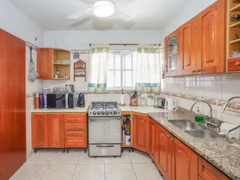 Departamento 5 ambientes con 2 baños