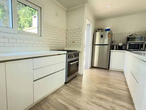 CASA EN VENTA EN SICARDI 3 DORMITORIOS PARQUE