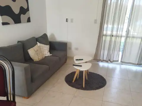 Casa en Alquiler en Roldan, USD 1.800